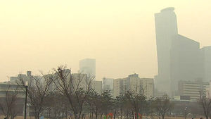 전국 '미세먼지 공습'&hellip;"노약자&middot;어린이 외출 삼가세요"