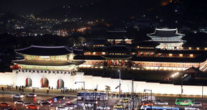 [슬라이드 포토] '야간 개방' 불 밝힌 서울의 고궁