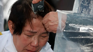 "삭발한 할머니 보면 뭐라할지" 청소노동자의 눈물