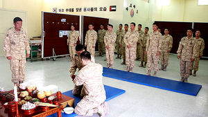 [핫포토] 합동 차례 지내는 이라크부대원들