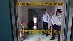 이사 온 일가족에게 칼부림&hellip;'피해망상' 이웃 검거