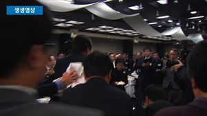 [생생영상] 美 리퍼트 대사에게 흉기 휘둘러&hellip;피습 당시 화면 풀공개