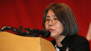 김영란 "배우자 신고의무는 공직자 보호위한 것"