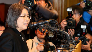[슬라이드 포토] 기자회견하는 김영란 전 국민권익위원장