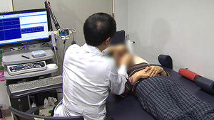 [건강리포트] 눈가 '움찔'&hellip;안면신경장애 의심해보세요