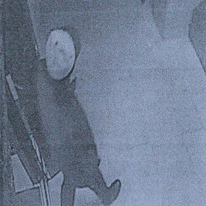 [현장 포토] 자택 나서는 성완종  CCTV 포착