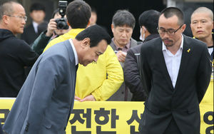 합동분향소 찾은 이완구 총리 가족들 항의에 되돌아가