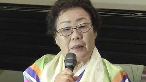 위안부 피해 할머니 "아베 총리 뻔뻔"&hellip;외로운 투쟁