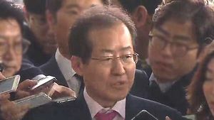 피의자석 홍준표, 의혹 적극 소명&hellip;점심은 변호인과 따로