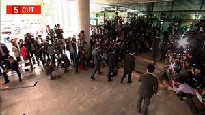[5컷] 검찰 출석한 이완구 "진실을 이기는 것은 아무 것도 없다"