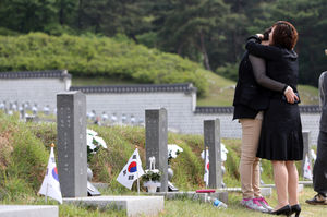 [슬라이드 포토] 멈춰있는 5월