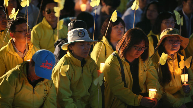 메인이미지  1 : 20일 오후 서울 광화문광장에서 '세월호 참사 400일 추모문화제'가 열리고 있다.