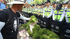 [슬라이드 포토] 농민들 "밥쌀용 쌀 수입 중단하라"
