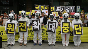 [슬라이드 포토] '더이상의 원전은 NO!' 거리로 나선 시민들