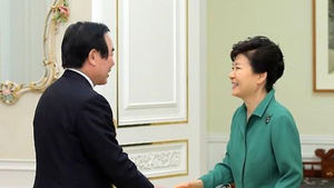 누카가 "박 대통령, 정상회담 가능토록 하고 싶다고 말해"