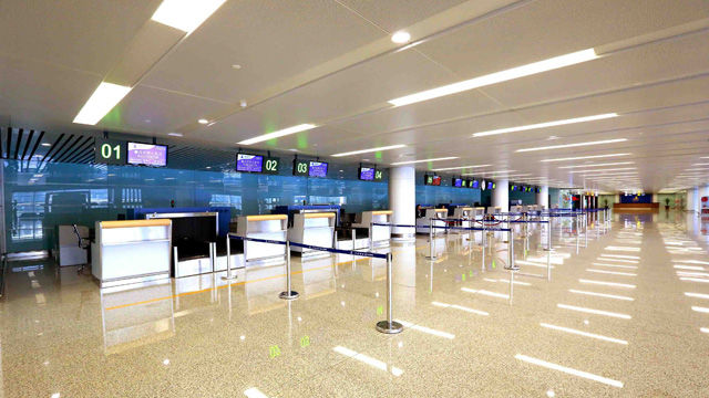 메인이미지  6 : 다음 달 1일 준공식을 갖고 문을 여는 북한 평양 순안국제공항 제2청사.