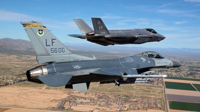 취재파일] F-35 vs F-16의 공중전…F-16 완승