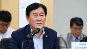 최경환 "그리스 사태 예의주시&hellip;필요시 조치할 것"