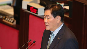 최경환 "대기업 실제 세부담, 중소기업보다 높인다"