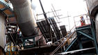 섬네일이미지  4:17일 오전 울산시 울주군 고려아연 울산 1공장에서 배관이 터져 사고 현장 주변에 잔해가 흩어져 있다. 이 사고로 탱크에 남아 있던 황산연료가 일부 누출됐지만 인명피해는 없다고 소방당국은 밝혔다. (연합뉴스)