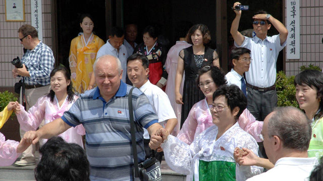 메인이미지  5 :  19일 북한 전국 각지의 모든 선거장에서 도&middot;시&middot;군 인민회의 대의원 선거가 진행됐다고 조선중앙통신이 이날 촬영, 보도했다. 
