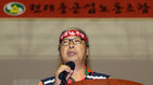 섬네일이미지  4: 현대중공업 노조의 파업 찬반투표가 가결된 한 23일 오후 울산 현대중공업 본사 체육관에서 정병모 노조위원장이 발언하고 있다.