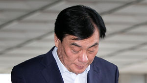 [슬라이드 포토] '금품수수 혐의' 박기춘 의원 검찰 출석