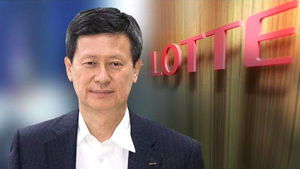 신동주, '신격호 서명' 롯데홀딩스 사장 임명 지시서 공개