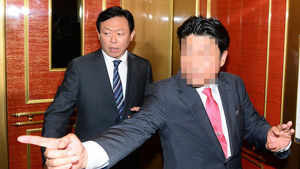 [슬라이드 포토] 입국 뒤 롯데호텔 찾은 신동빈 회장