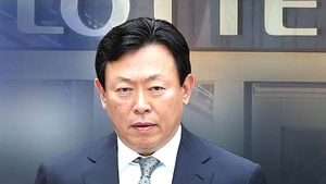신동빈 첫 주총서 승리&hellip;원톱체제 공식화