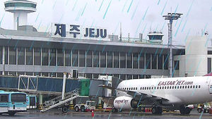 제주 시간당 100mm 폭우&hellip;항공기 결항&middot;회항 속출