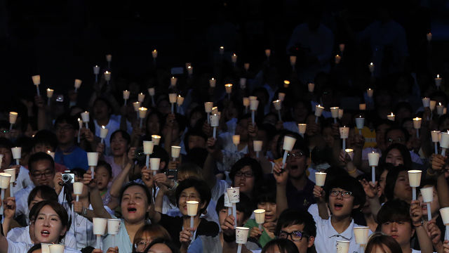 메인이미지  4 : 12일 오후 서울광장에서 세계 일본군 '위안부' 기림일 맞이 촛불문화제가 열리고 있다.