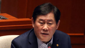 최경환 "위안화 절하, 한국 경제에 부담&hellip;시나리오별 대비"