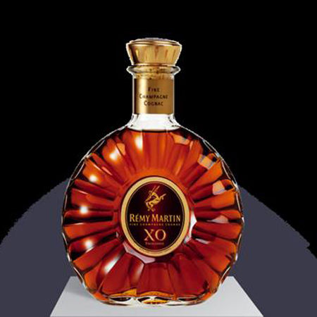 중국여성, 공항서 코냑 기내반입 제지당하자 '원샷'