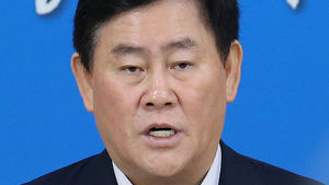 최경환 "美 금리 올려도 한국서 대규모 자본유출 없을 것"