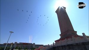 [비디오머그] 베이징 상공에 '70'&hellip;헬기 퍼레이드