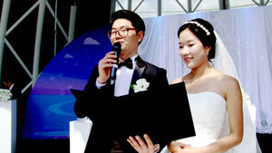 세상에서 하나뿐인 결혼식&hellip;'셀프웨딩'이 뜬다