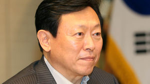 신동빈, 시종 공손한 어투&hellip;논란엔 단호