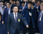 섬네일이미지  2:신동빈 롯데그룹 회장이 17일 국회에서 열린 정무위원회의 공정거래위원회 국정감사 증인 출석을 위해 감사장으로 들어서고 있다.