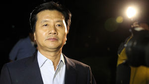 [슬라이드 포토] '성폭행 혐의' 검찰 조사받은 심학봉 의원