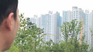 "월 이자만 287만 원, 그래도 아파트 못팔아"
