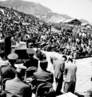 섬네일이미지  2:국가기록원이 14일 공개한 1957년 김일환 상공부장관이 조선전업주식회사 괴산 수력발전소 준공식에 참석해 연설하는 모습. 행정자치부 국가기록원은 소양강댐 준공일을 맞아 이달의 기록 주제를 '자연과 인간의 조화, 댐 건설의 기록'으로 정하고 관련 기록물 30건을 누리집(www.archives.go.kr)에 제공한다고 14일 밝혔다. (연합뉴스)