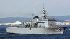 섬네일이미지  2:일본 해상자위대 소해모함(掃海母艦) '우라가'(오른쪽)와 호위함 '도네'가 15일 오전 일본 가나가와(神奈川)현 요코스카(橫須賀)를 출항해 도쿄만을 빠져나가고 있다. (사가미만<일본 가나가와현 앞바다>=연합뉴스)