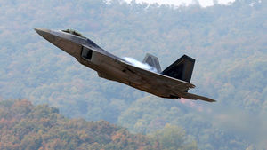 [슬라이드 포토] F-22 스텔스 전투기, 서울상공서 첫 시험비행