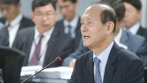 최광 "대통령과 직원에게 누 끼치지 않으려 사퇴"