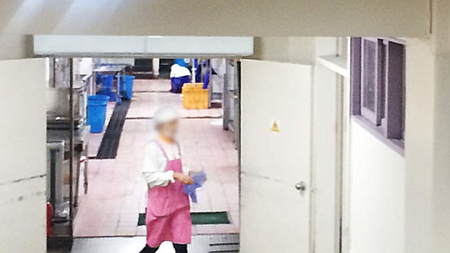 [현장 포토] '급식 비리 잡겠다'&hellip;CCTV 카메라 직접 설치