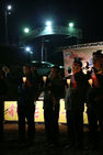 섬네일이미지  2:28일 오후 경기도 포천시 영중면 로드리게스 훈련장(영평사격장) 앞에서 '포천시 사격장 등 군 관련시설 범시민 대책위원회' 관계자들이 촛불집회를 열고 구호를 외치고 있다. 이날 범대위는 집회를 열고 영평사격장 야간사격 중지와 안전대책 마련을 촉구했다. (포천=연합)