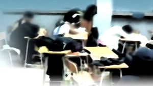 [취재파일] 전직 불량교사의 고백&hellip;"저도 영화 많이 틀어줬습니다"..