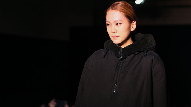 메인이미지  8 : 4일 서울 금천구 가산동 G밸리패션센터에서 열린 '2015 G밸리패션아트위크'에서 모델이 런웨이를 걷고 있다. 