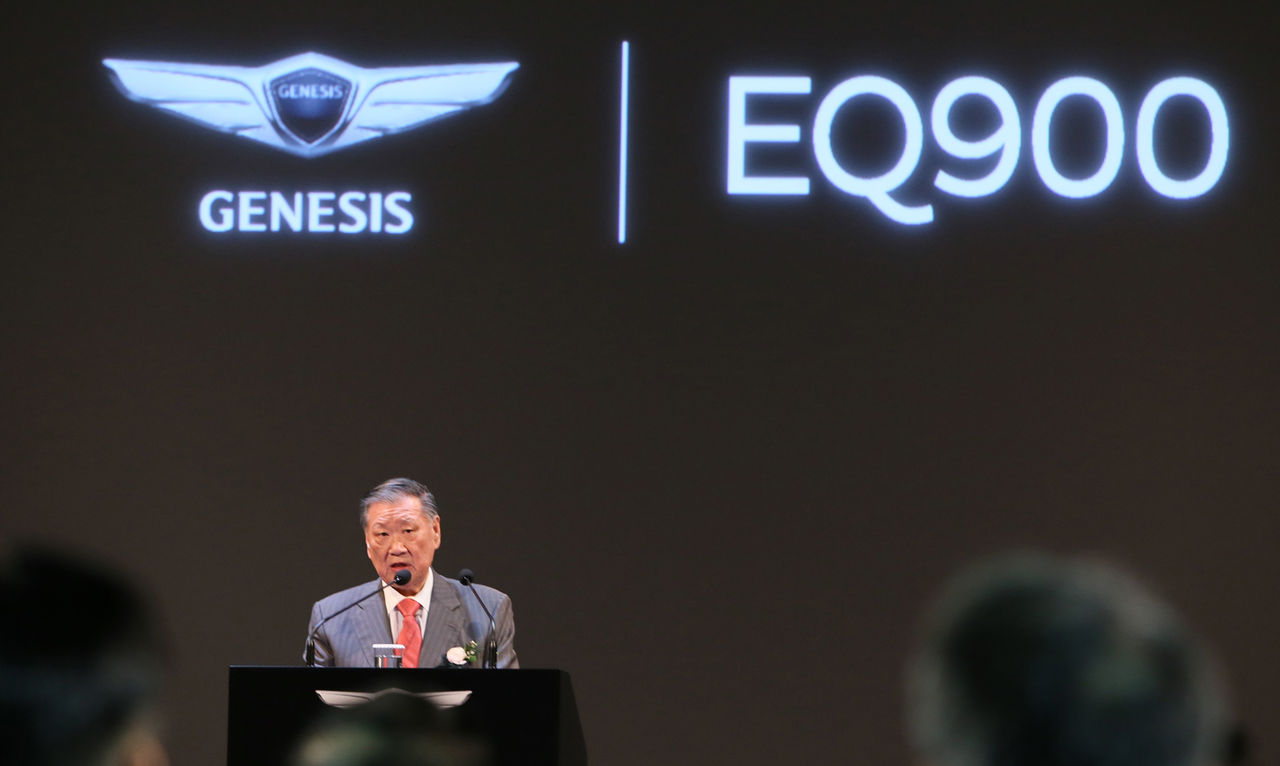  '제네시스 EQ900' 신차 발표회에서 환영사하는 정몽구 현대차 회장